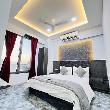 Hotel Star Galaxy Surat Dış mekan fotoğraf